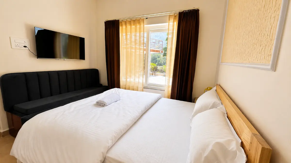 Deluxe Rooms near River in Uttarkashi near Gangotri